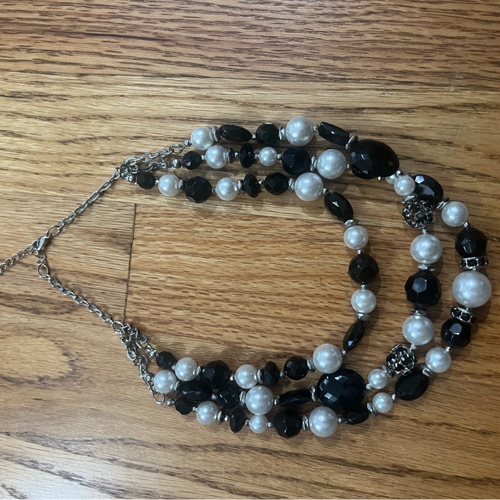 Vintage Elegant Black and White Beaded Necklace